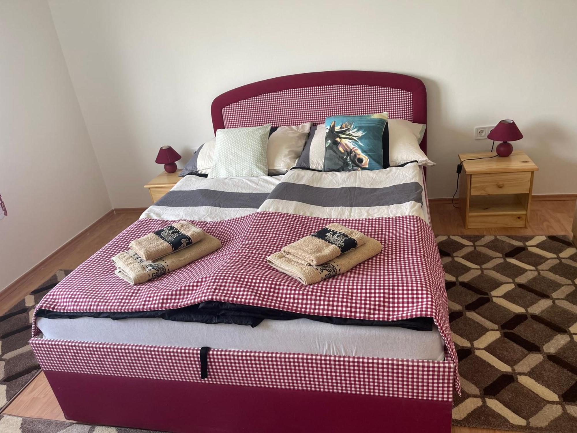 Valentina Apartman Balatonmariafurdo Luaran gambar