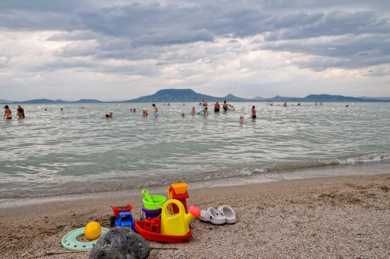 Valentina Apartman Balatonmariafurdo Luaran gambar